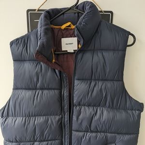 Old Navy Puffer Vest (Size small)